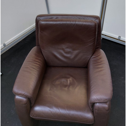 Mooie bruin fauteuil afbeelding 3