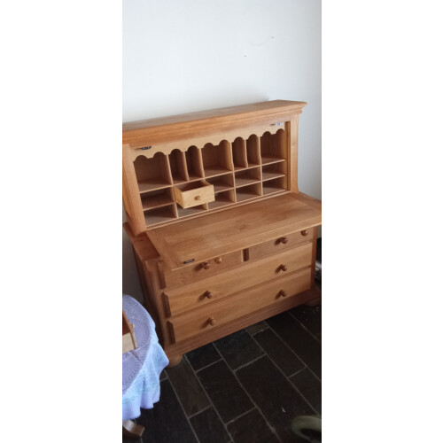 Essenhouten buffetkast afbeelding 2