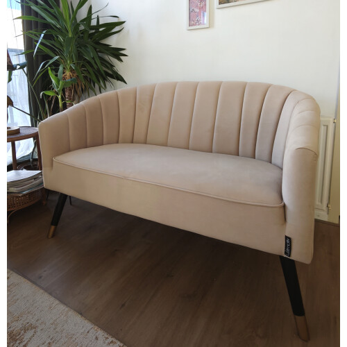 Licht roze bank - velvet tweezitsbank van Leitmotiv afbeelding