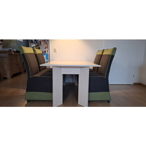 Kamerinterieur bestaande uit 6 meubelstukken. Wegens overlijden. afbeelding 2