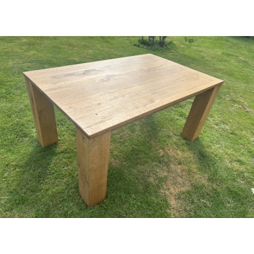 Massief eikenhouten eettafel afbeelding