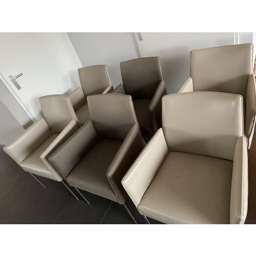 6 stoelen van Gilsing wonen Zevenaar, 2x stoffen, 4x leder afbeelding